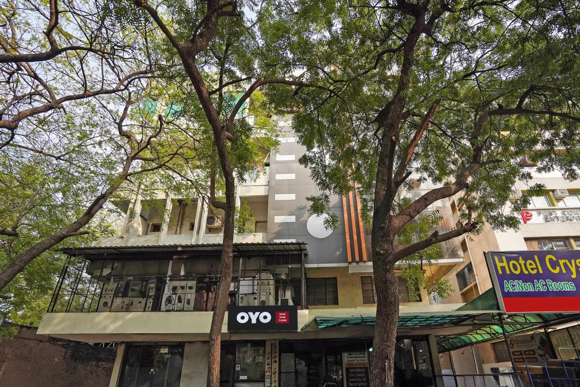 Hotel O Crystal Ахмедабад Экстерьер фото