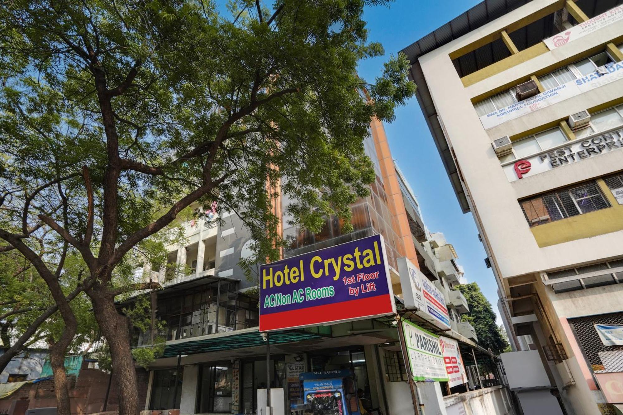 Hotel O Crystal Ахмедабад Экстерьер фото